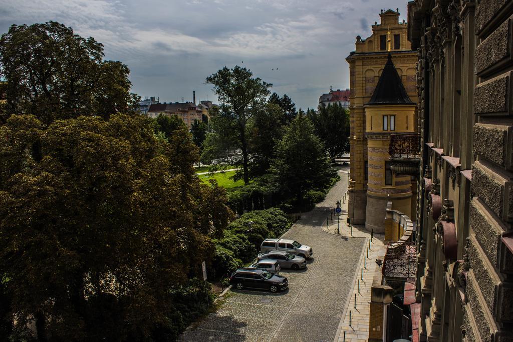 Hotel Continental Plzen Bagian luar foto